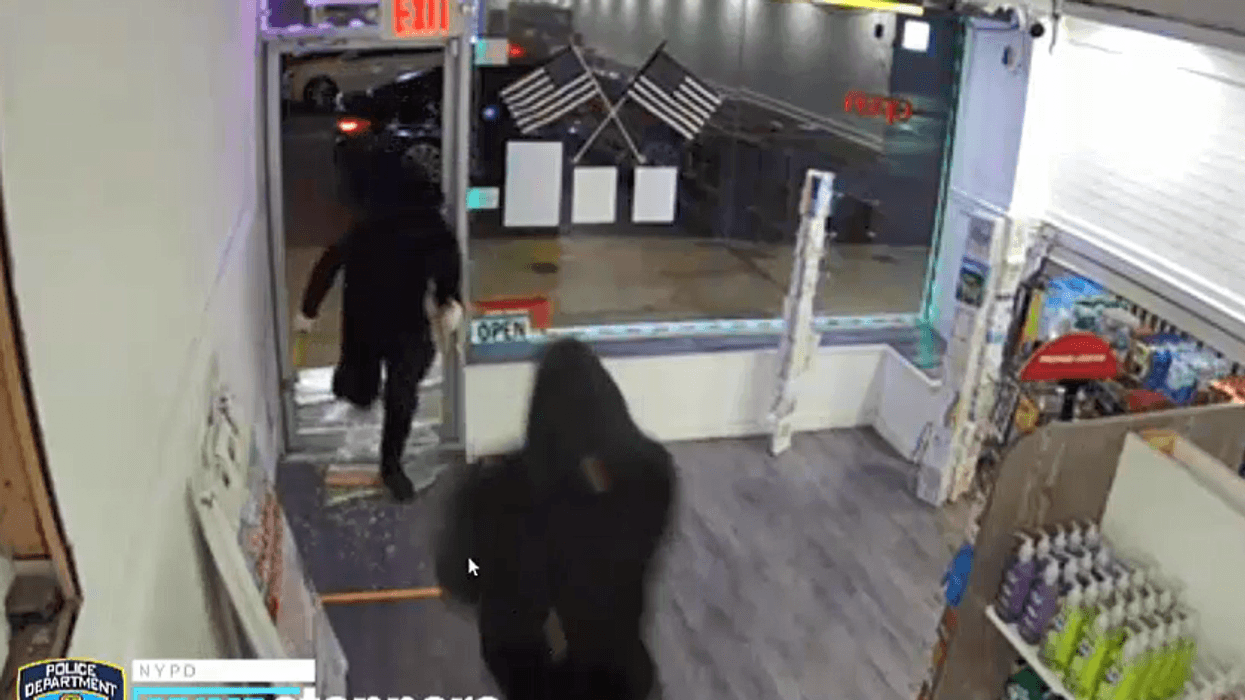 A robbery crew is wanted for 20 pharmacy break-ins in which the team steals prescription medications, the NYPD said.