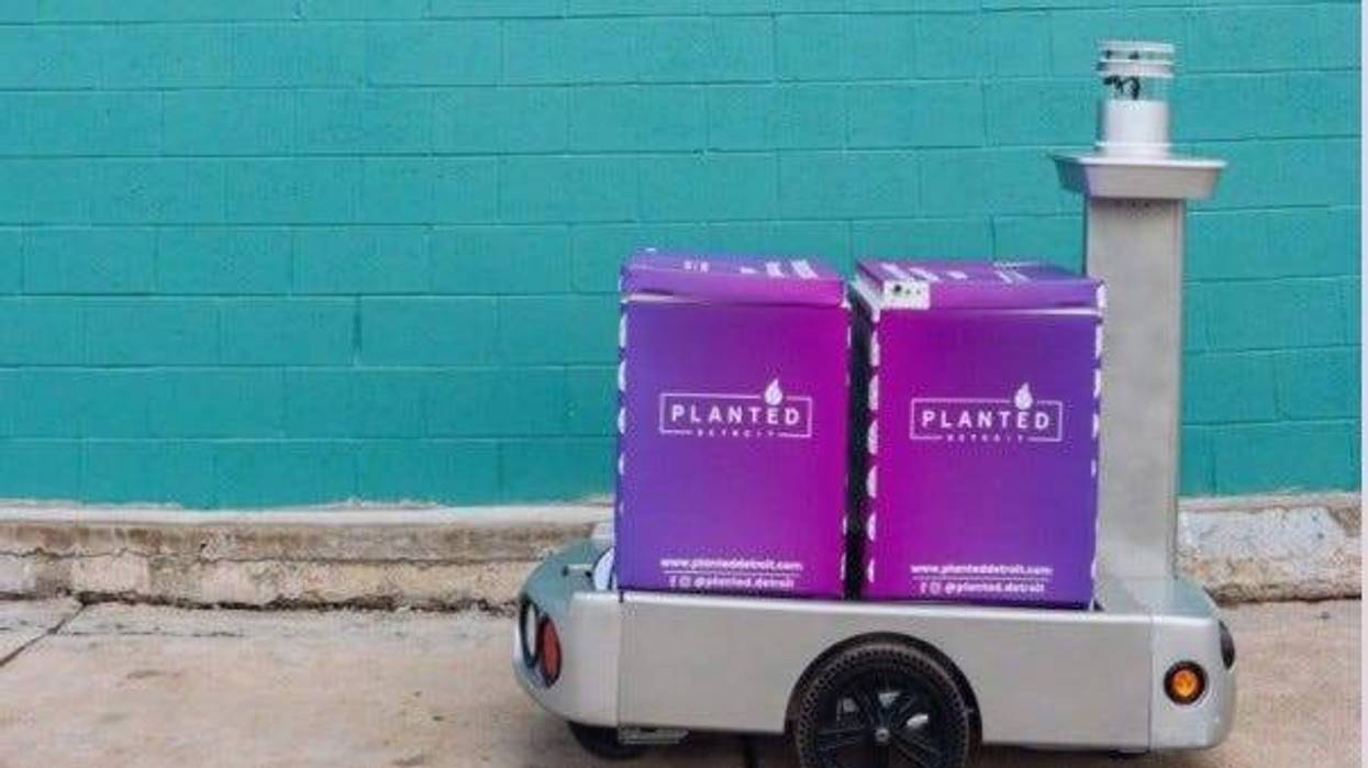 A robot delivery service, courtesy of a Detroit eatery, is taking some heat after it was caught cruising around bike lanes on the eastside Monday afternoon.
