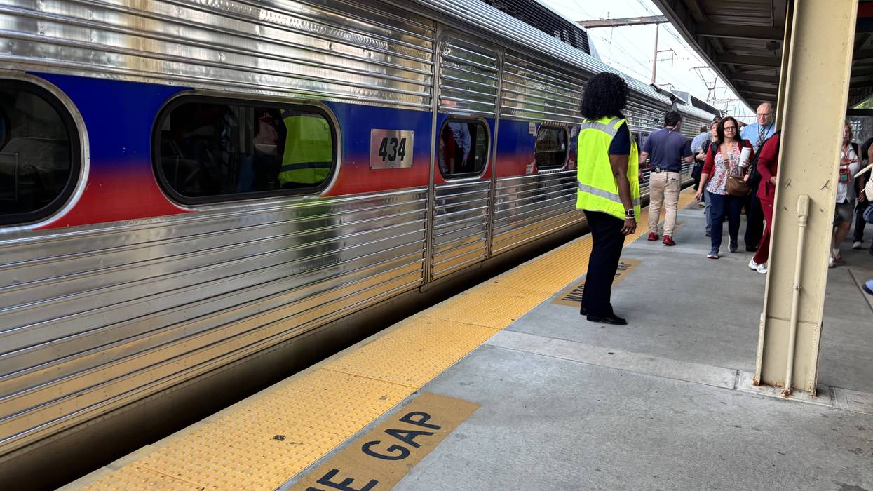 SEPTA train derailment suspends 3 Regional Rail lines, delays others