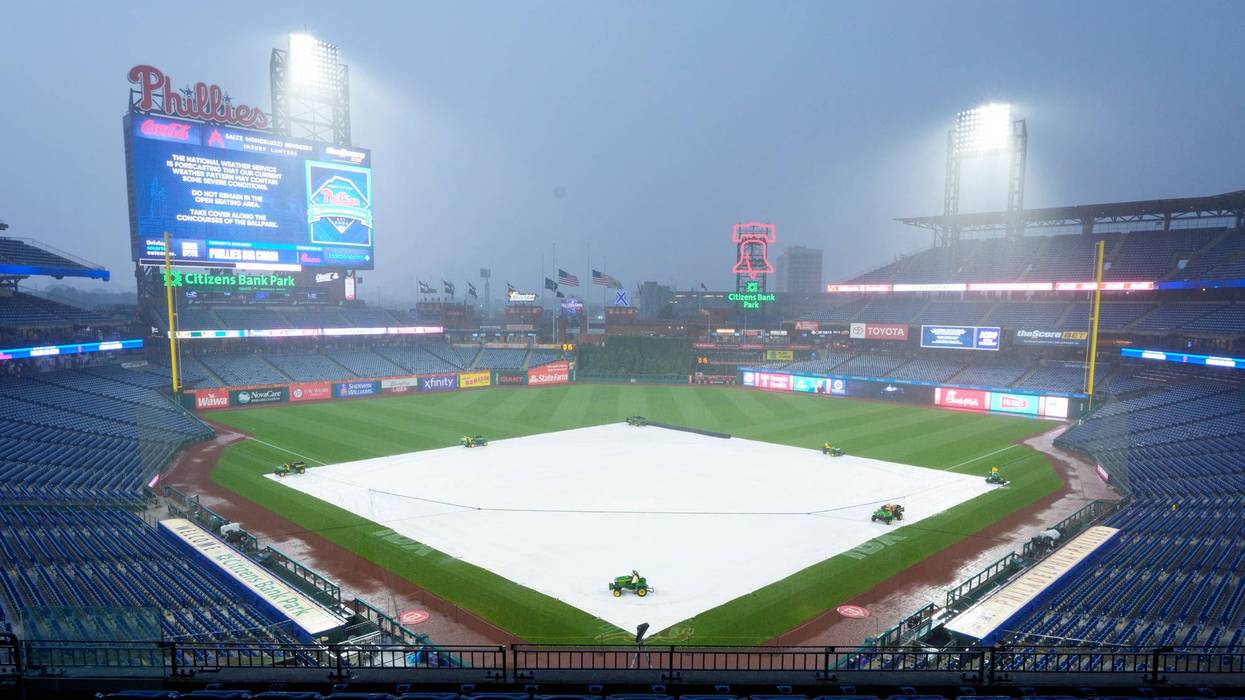 Muncy's two-run homer, Wrobleski's pitching help Dodgers defeat Wheeler, Phillies 2-1
