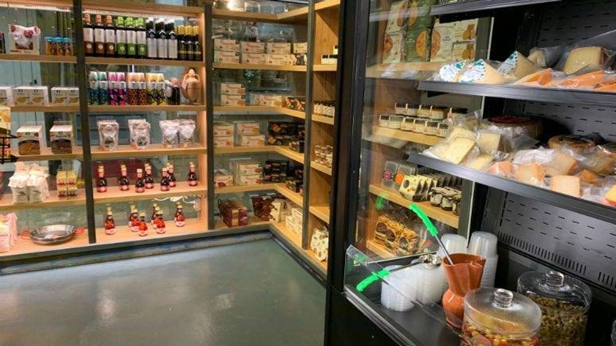 A Taste Of Spain opened in Reading Terminal Market.