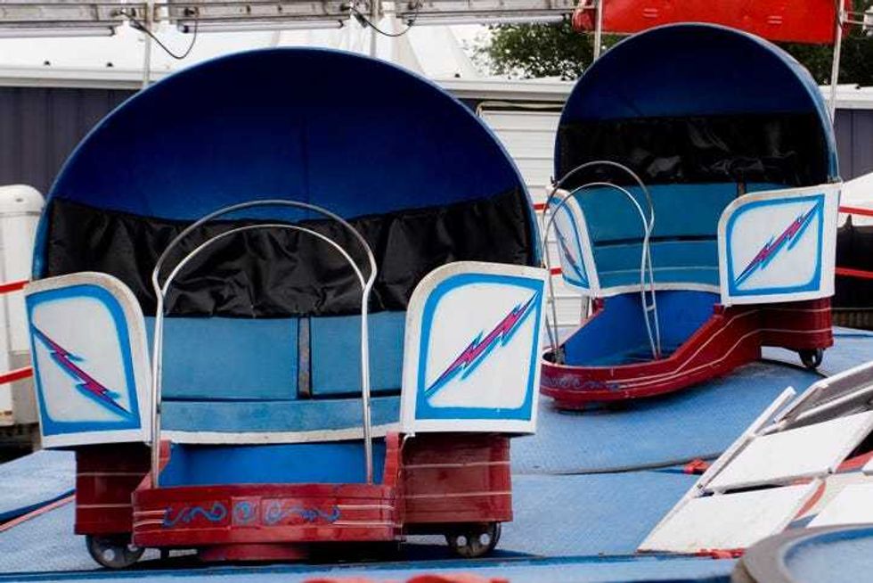 A tilt-a-whirl.