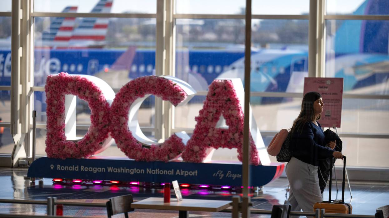 Washington-area airports halt flights due to chemical smell at air traffic center