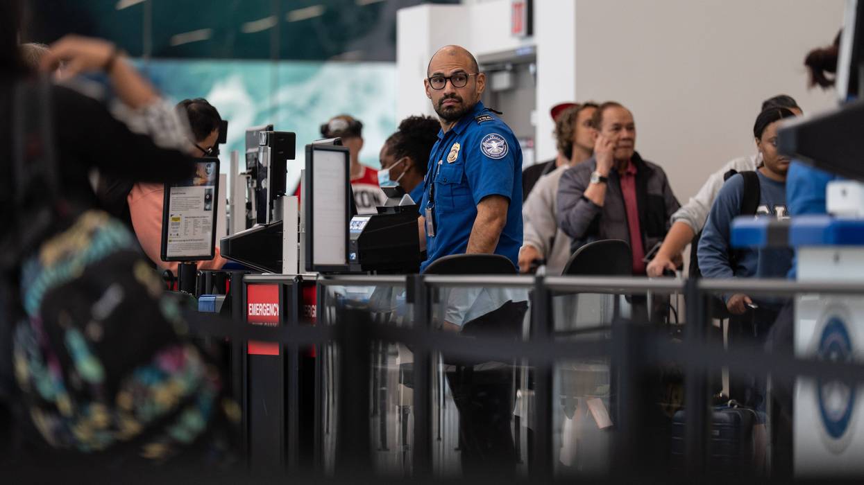 Bills to pay FAA and TSA workers during shutdowns get introduced but keep stalling in Congress