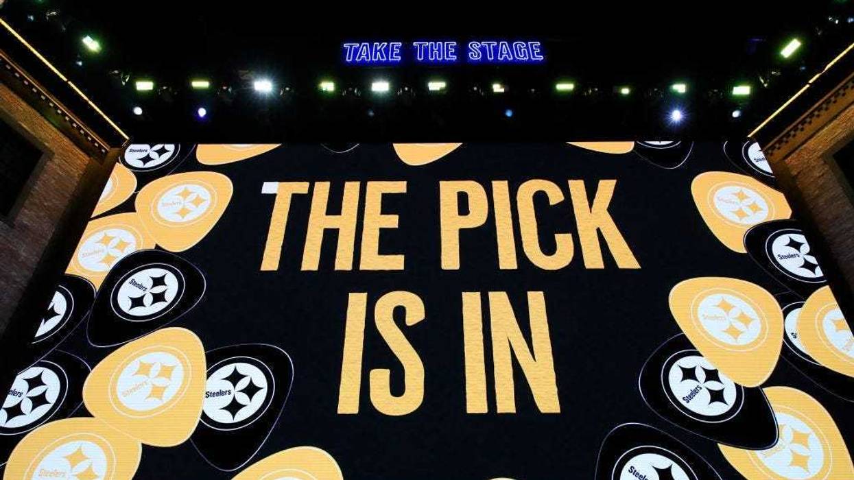 A video board as the Pittsburgh Steelers pick is announced 2019 NFL Draft