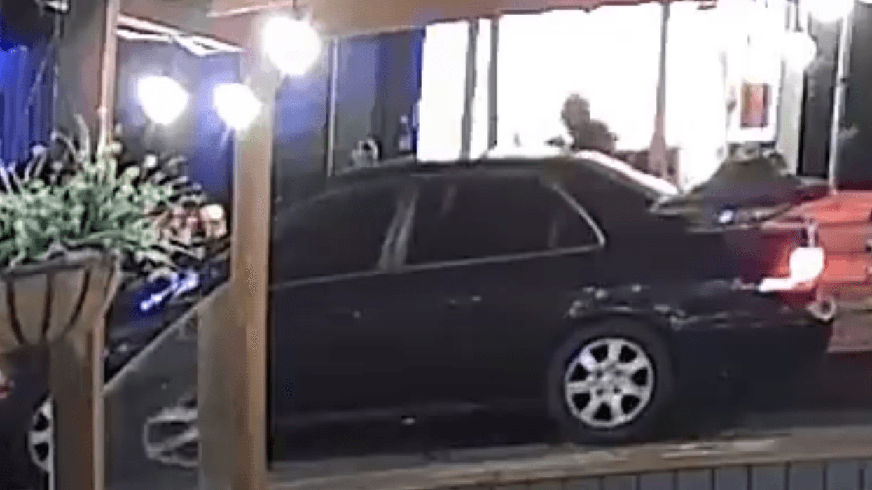 A woman has been left shaken after her purse and car were stolen while she sat outside San Francisco’s iconic Balboa Cafe.