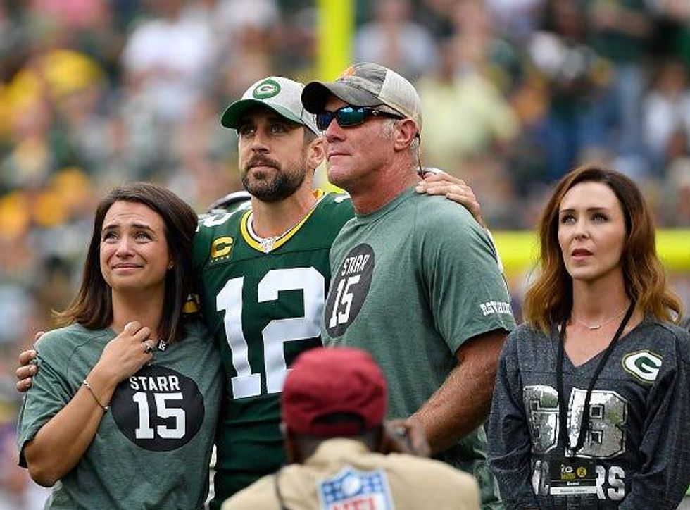 Aaron Rodgers, Brett Favre