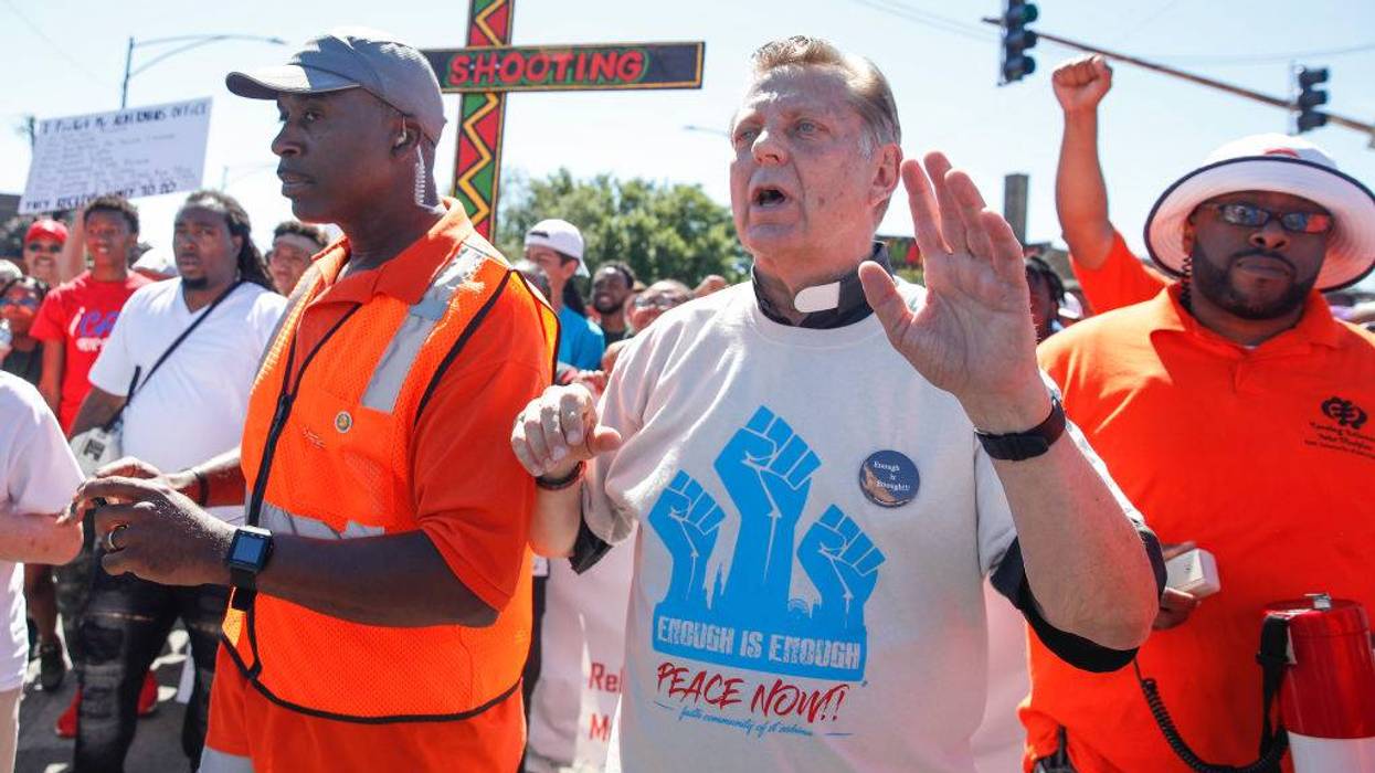 Activists March Onto Chicago Expressway To Protest Violence In the City
