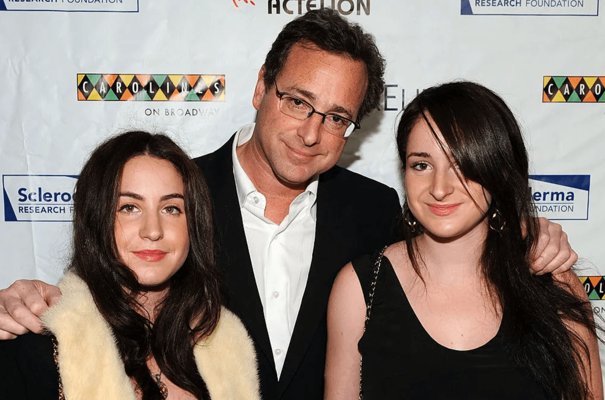 Actor and comedian Bob Saget (C) and his daughters Aubrey Saget (L) and Lara Saget attend "Cool Comedy - Hot Cuisine 2009" hosted by the Scleroderma Research Foundation at Carolines On Broadway on November 9, 2009 in New York City.