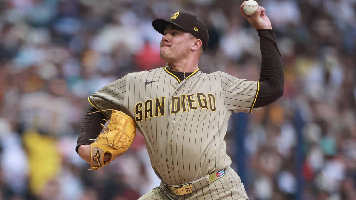 Padres blow lead in first two games in LA against Dodgers