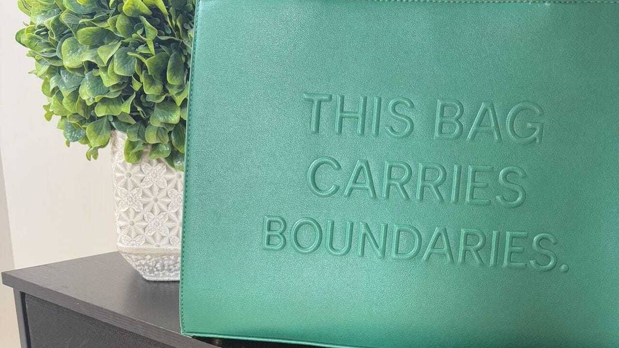 Adrianna Willis thinks there’s no time like the present to encourage people of color to consider the benefits of therapy, and she has a year-round mission promoting mental health and mindfulness through her business, Mind the Crown.