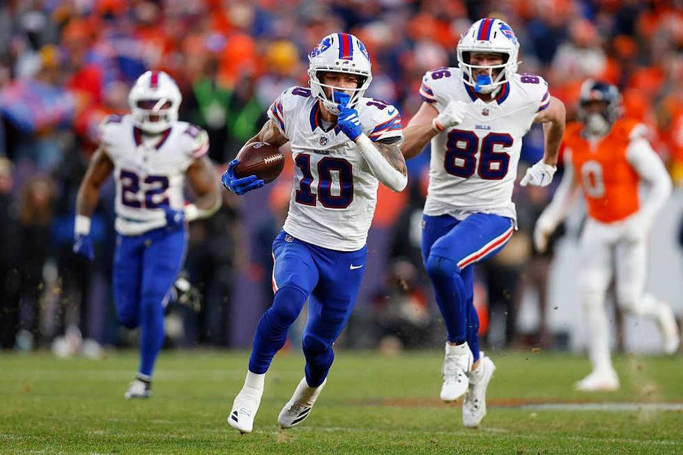 Khalil Shakir, three others return to practice