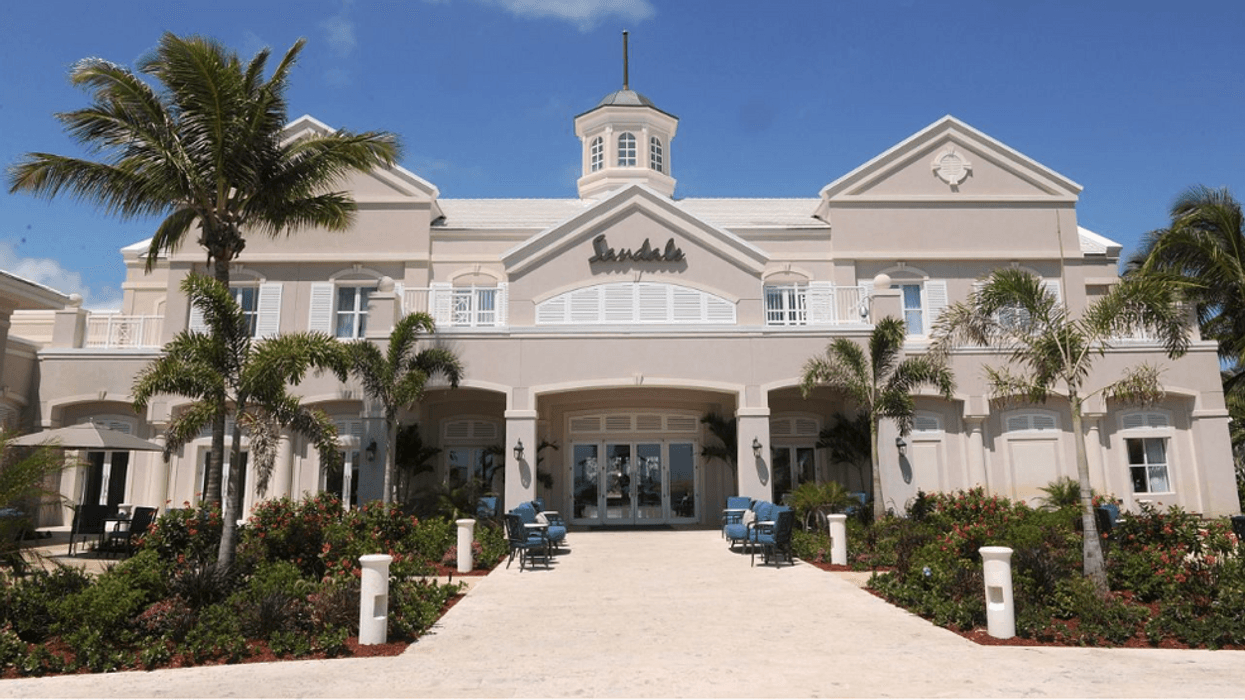 After 3 Americans died and another is recovering after mysteriously falling ill at Sandals in the Bahamas, travel experts are weighing in on what to look for healthwise when choosing a resort.