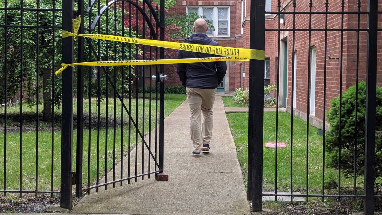 Agents search Albany Park apartment of shooting suspect