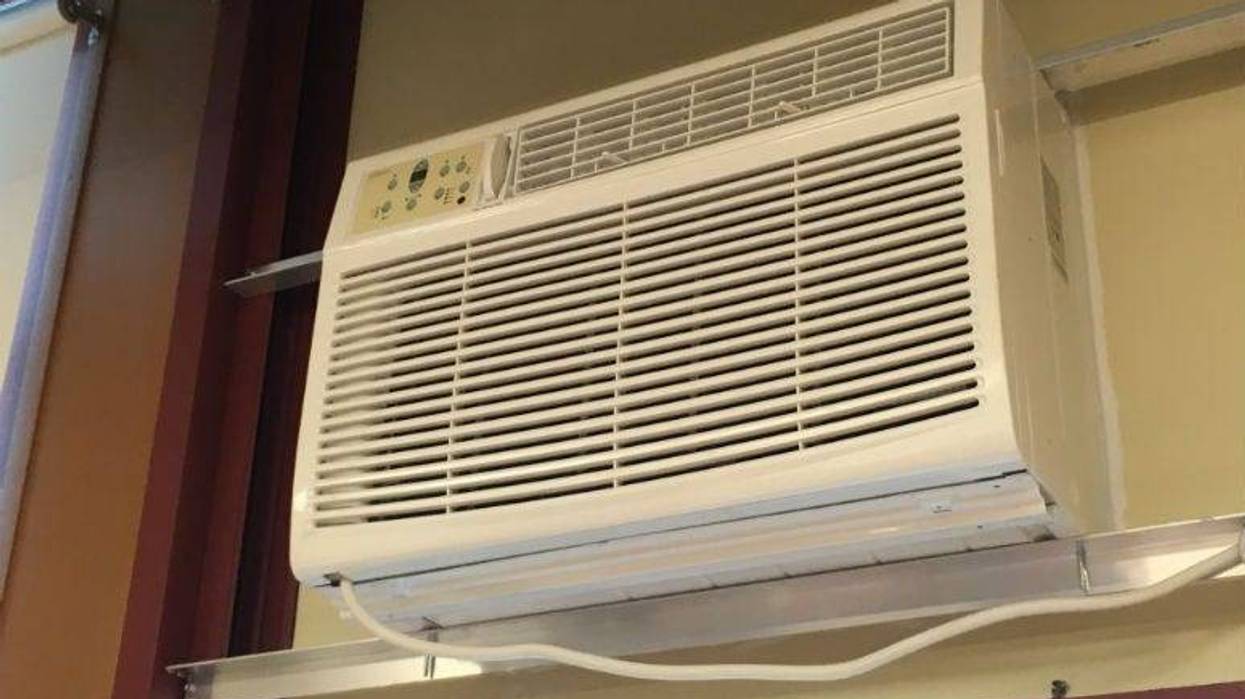 Air conditioning units