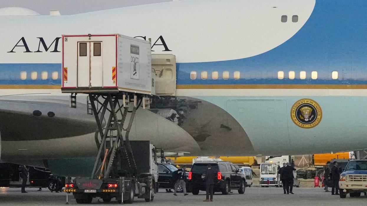 Air Force One Trump 62