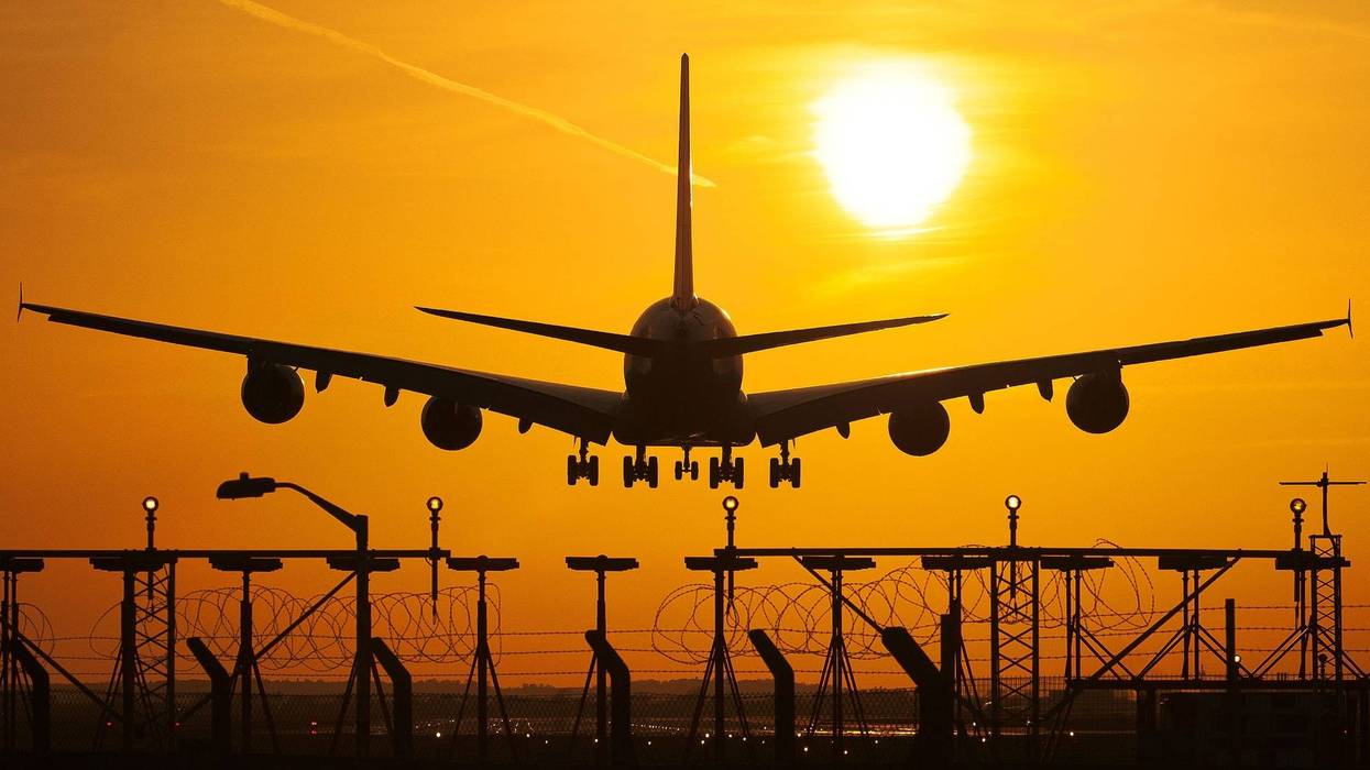 Airplane landing