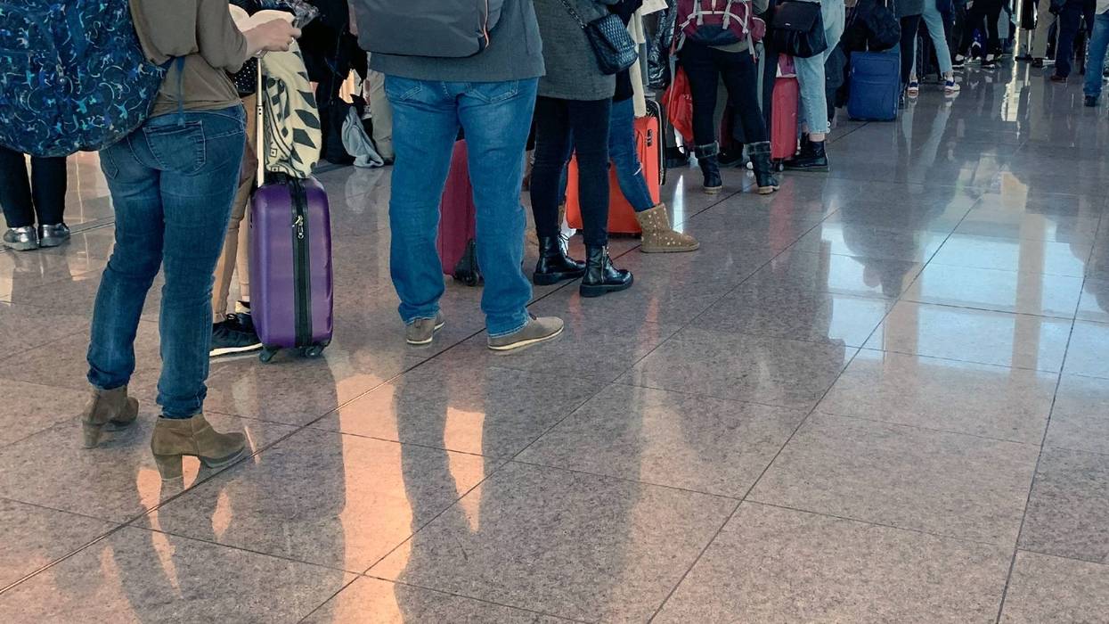 Airport queue