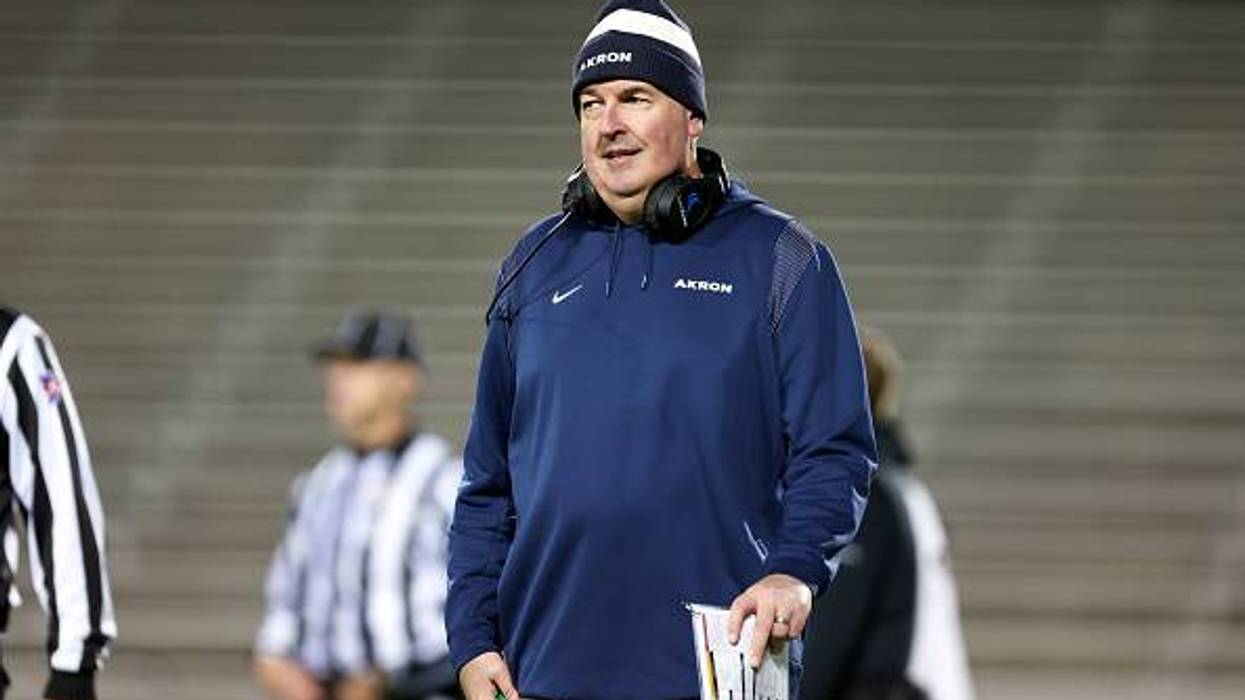 Akron Head Coach Joe Moorhead Wins Ken Over on the "Call the Plays" Promo