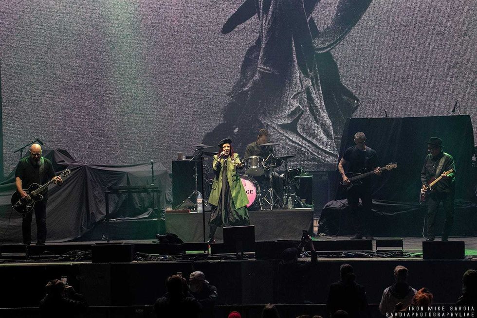 Alanis Morisette w/ Garbage @ White River Amphitheatre, 9.27.2021
