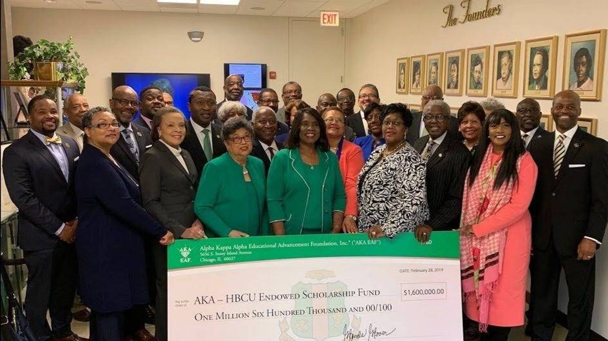 Alpha Kappa Alpha International President Dr. Glenda Glover presents a check to HBCU representatives in 2019