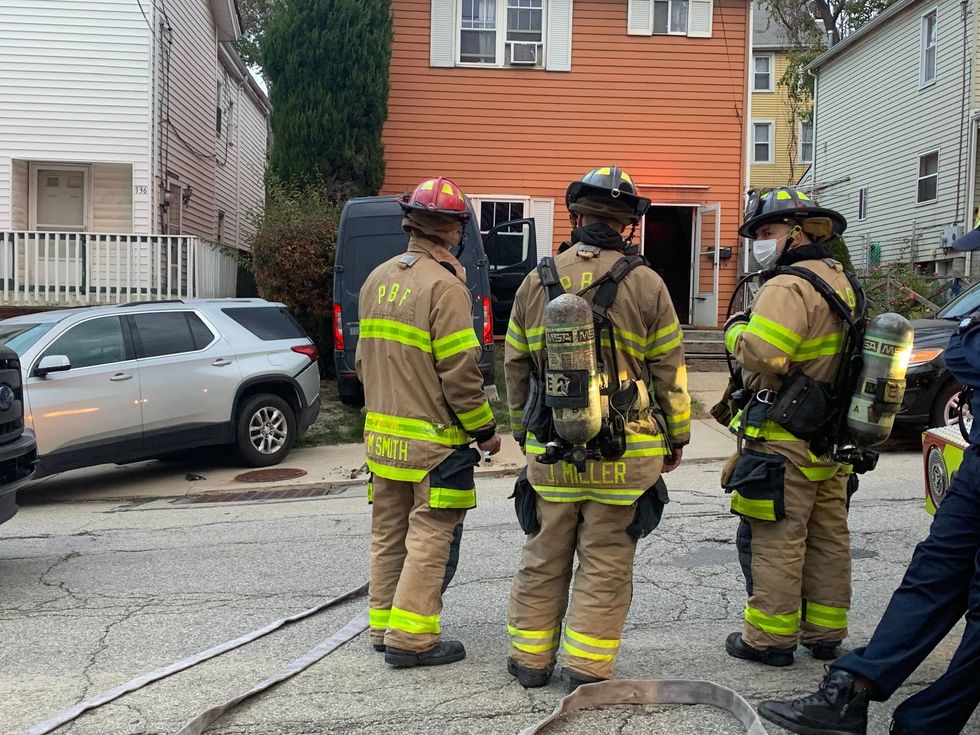 Amazon delivery vehicle crashes into home on Mount Washington