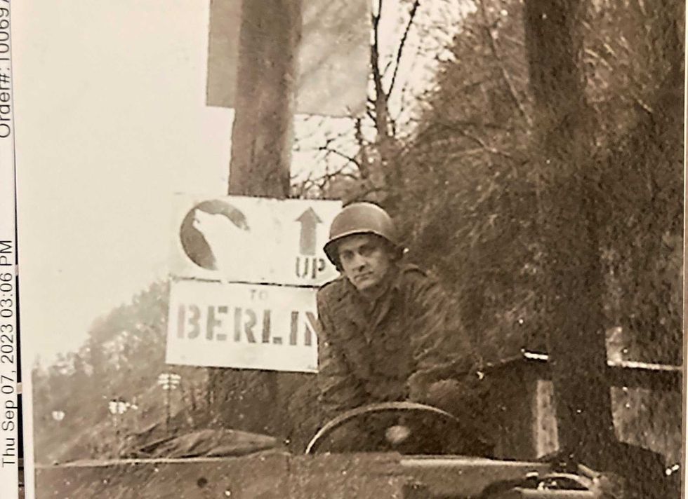 American GI next to sign for Berlin