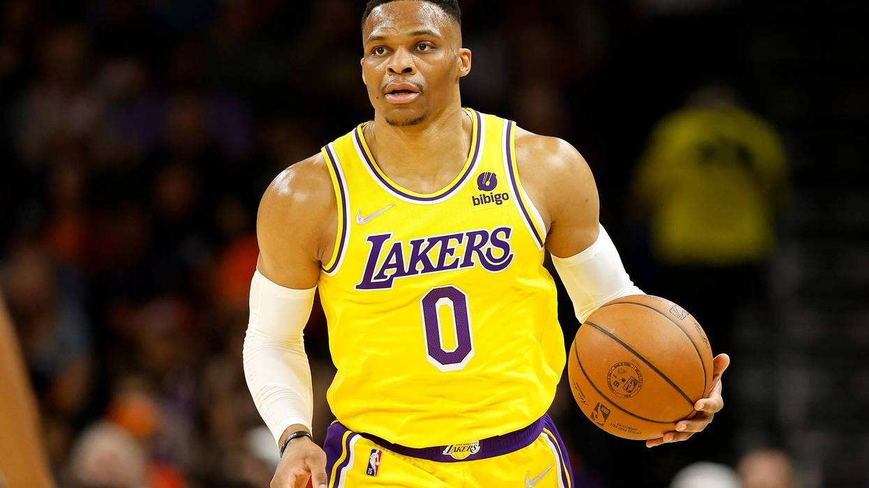 Amid trade rumors, Russell Westbrook declines to join Lakers’ pre-game huddle