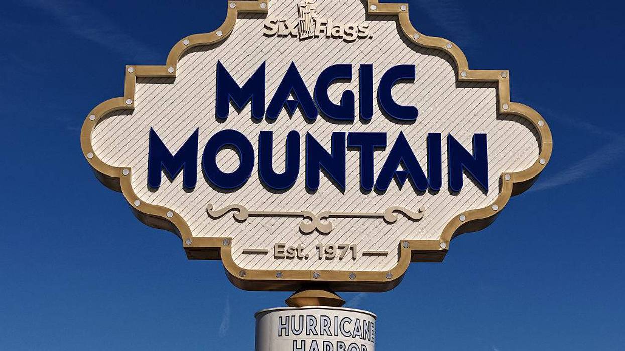 Amusement Park Company Six Flags To Sell 7 Of Its Parks