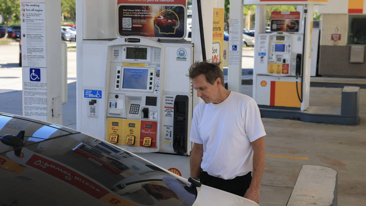 An inflation measure closely watched by the Federal Reserve stayed elevated last month in the latest sign that many Americans are still struggling with higher costs, while stubbornly high prices are shaping up to be a key issue in the midterm elections.