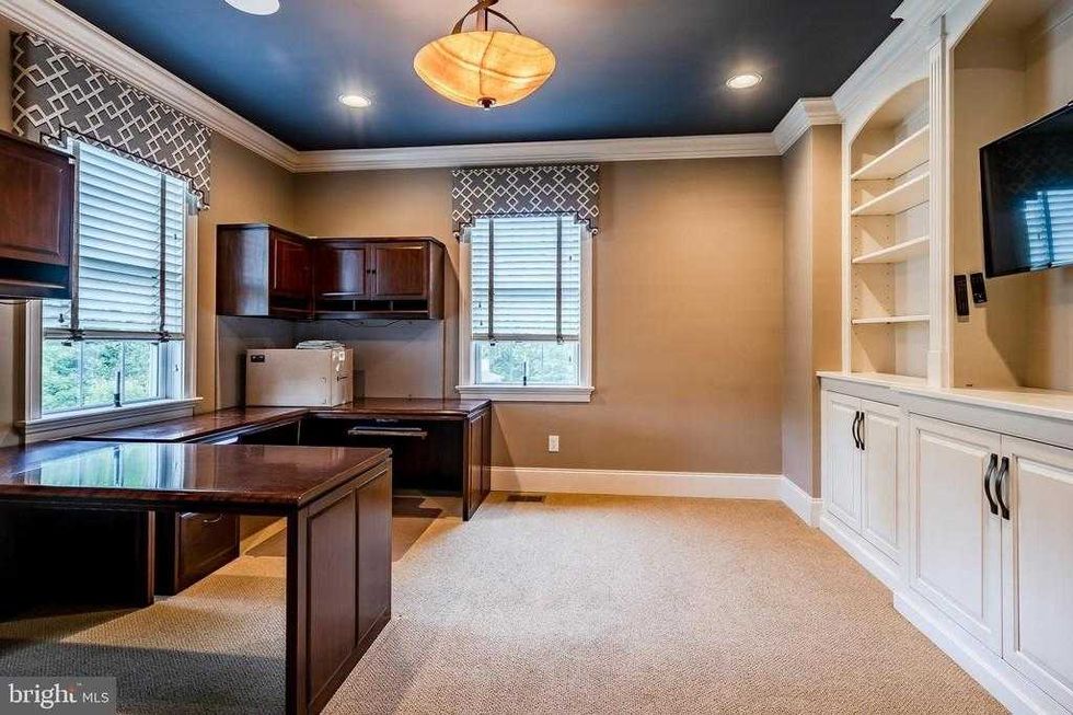 An office room in Hamels