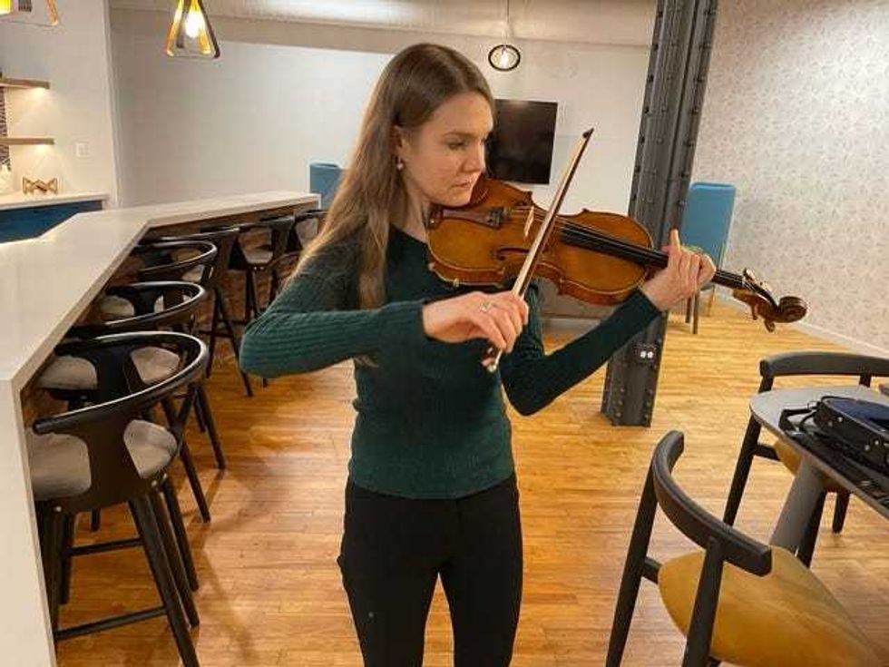Anna Carlson, Violinist, IPO