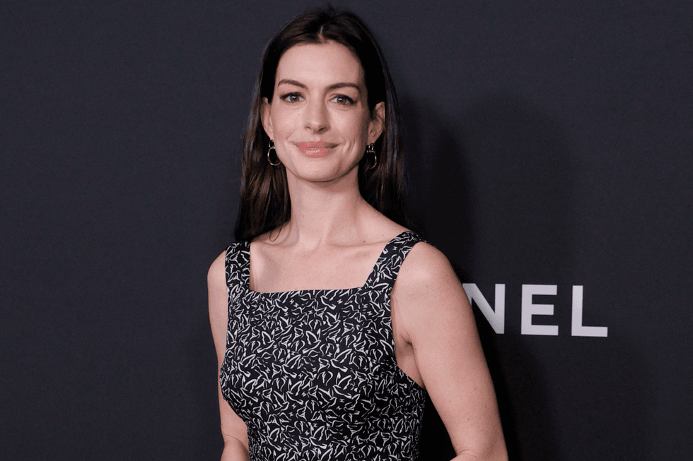Anne Hathaway rocks 'chic' minidress as she channels 'Devil Wears Prada' character