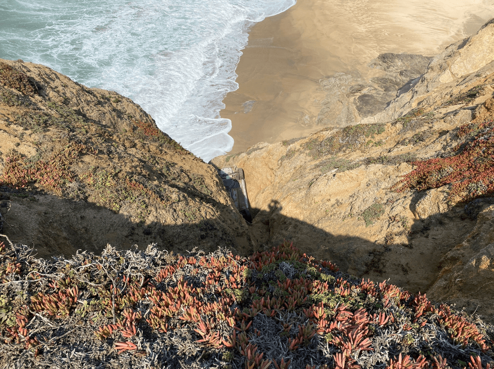 Another angle of the mystery vehicle from Highway 101.