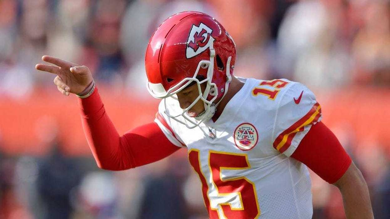 ansas City Chiefs quarterback Patrick Mahomes celebrates a 1-yard touchdown by running back Kareem Hunt during the first half of an NFL football game against the Cleveland Browns, Sunday, Nov. 4, 2018, in Cleveland. (AP Photo/David Richard)
