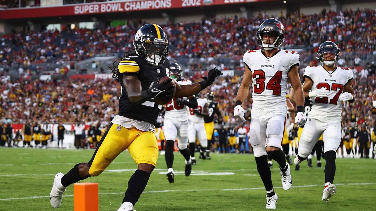 Anthony McFarland crossing goal line for TD