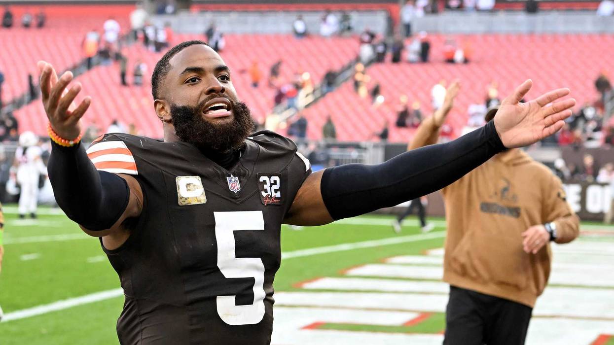 Anthony Walker Jr. #5 of the Cleveland Browns waves to fans after the game against the Arizona Cardinals at Cleveland Browns Stadium on November 05, 2023 in Cleveland, Ohio.