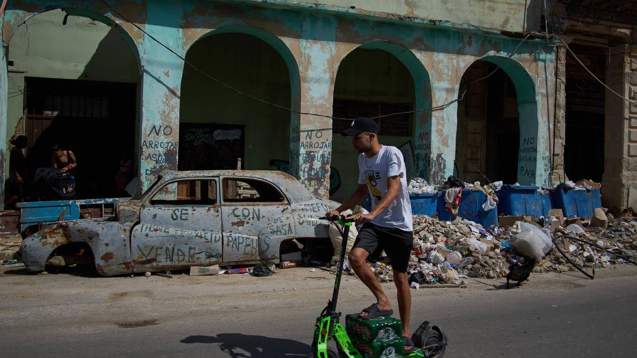 APTOPIX Cuba Blackout