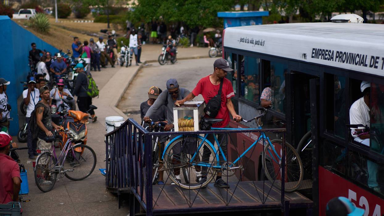 APTOPIX Cuba Transport 324