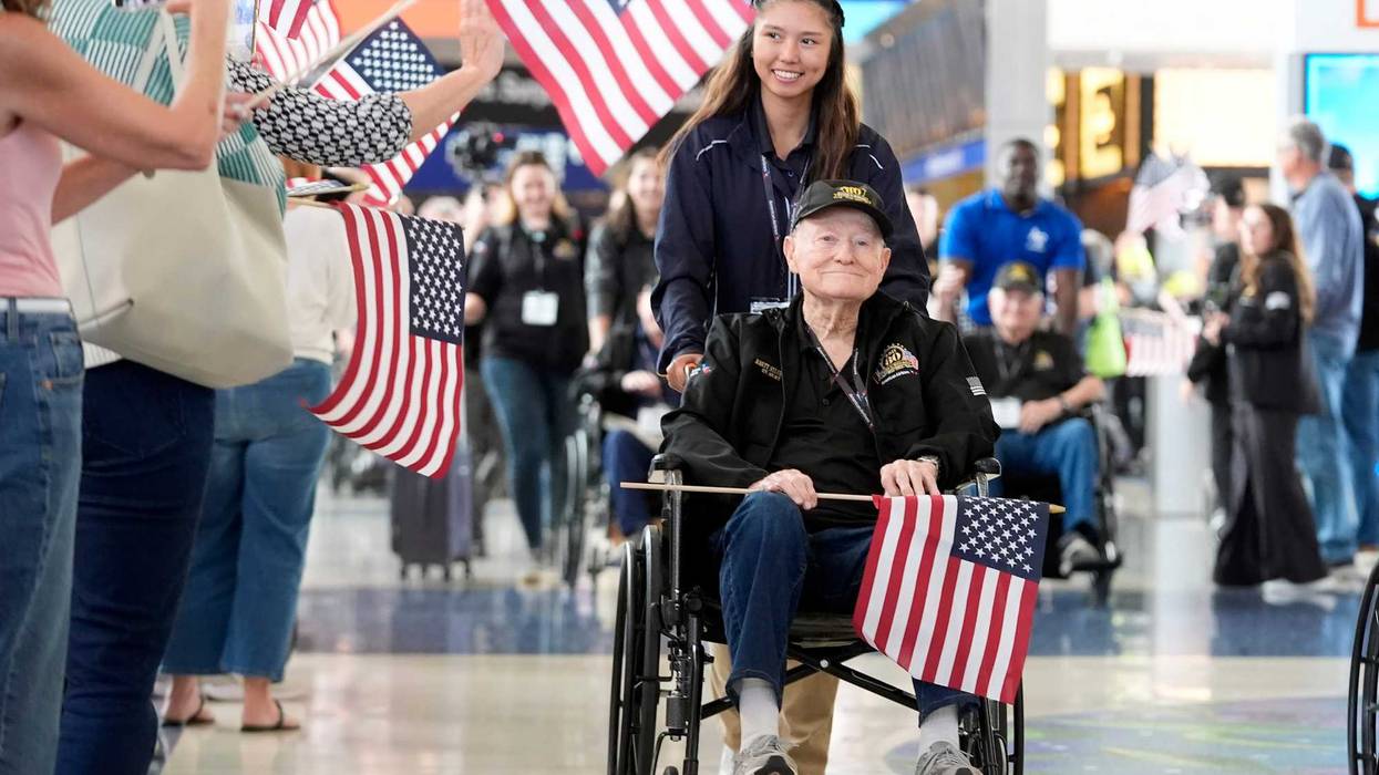 APTOPIX D Day 80th Anniversary Flight