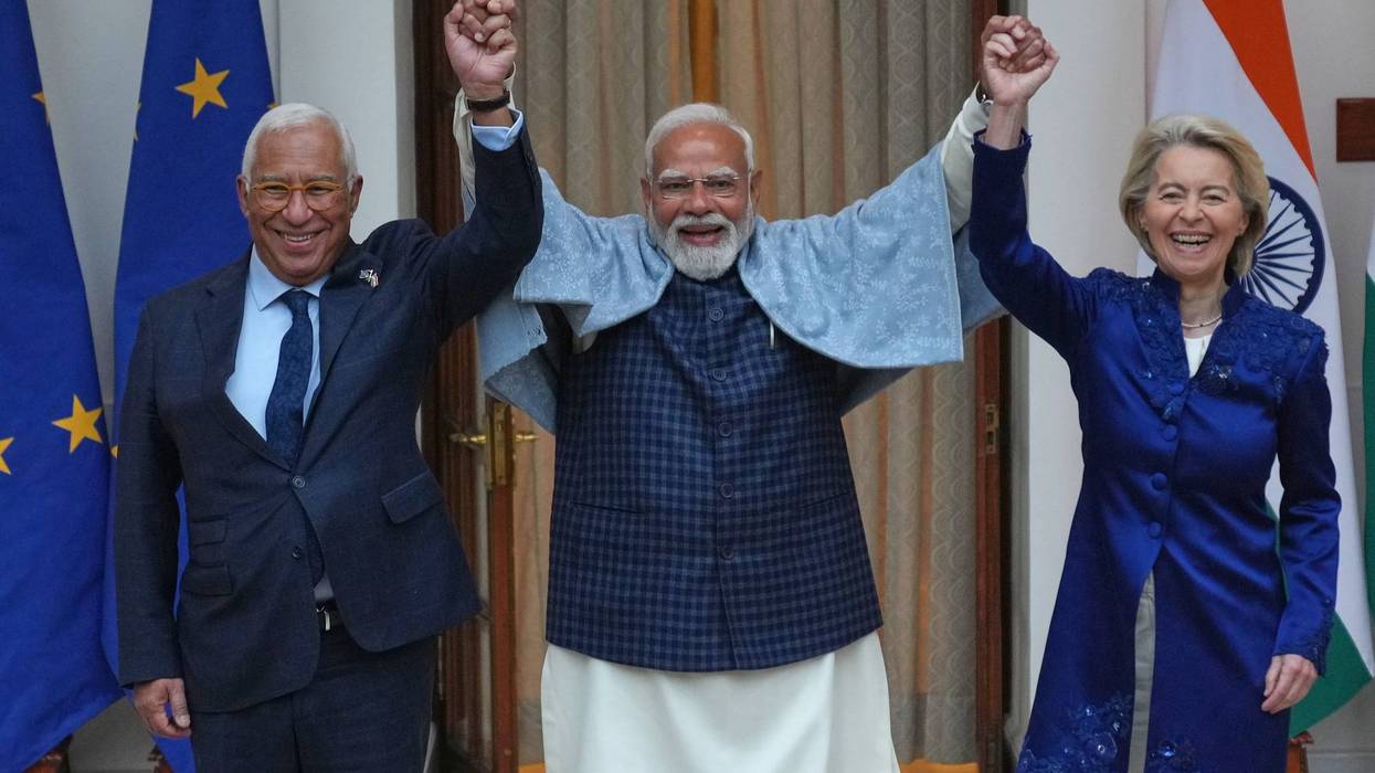 APTOPIX India EU