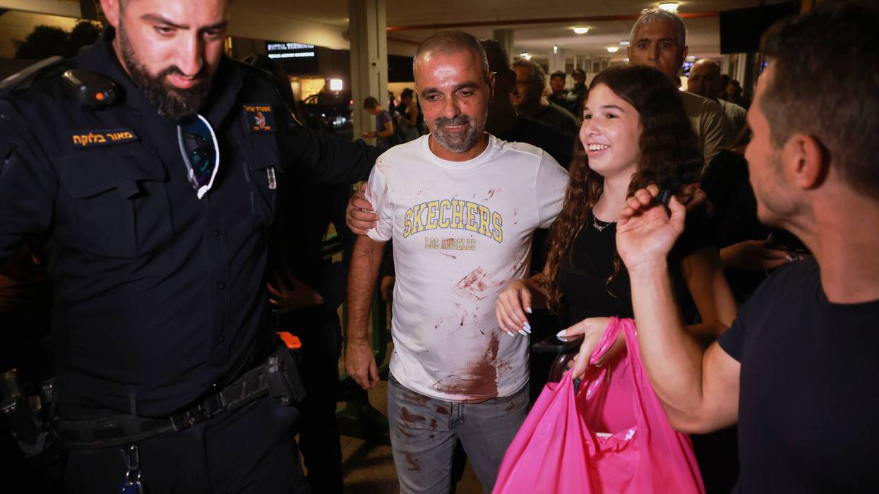 APTOPIX Israel Mideast Emergency Landing 1