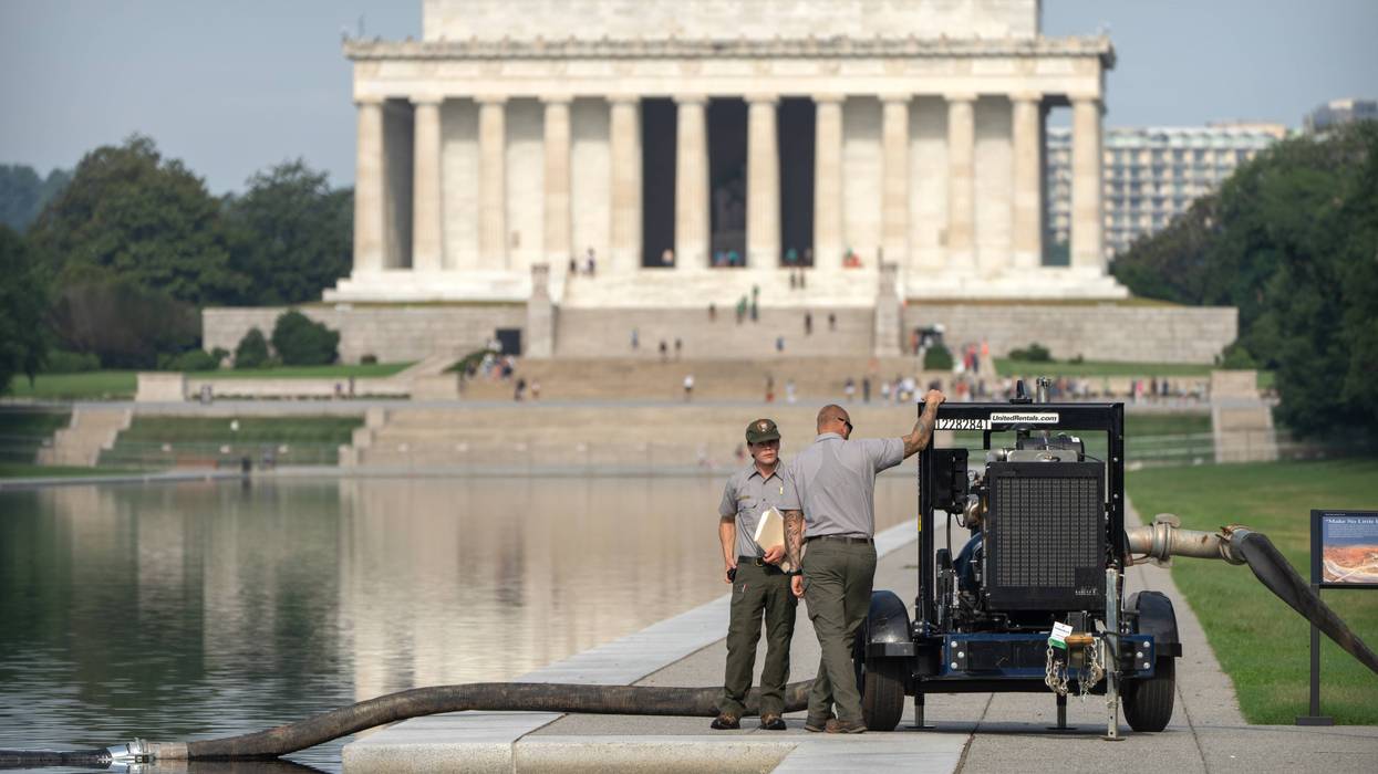 APTOPIX Lincoln Memorial Reflecting Pool