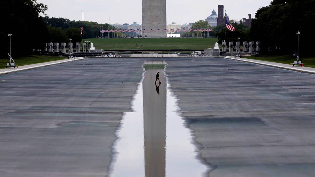 APTOPIX Lincoln Memorial Reflecting Pool