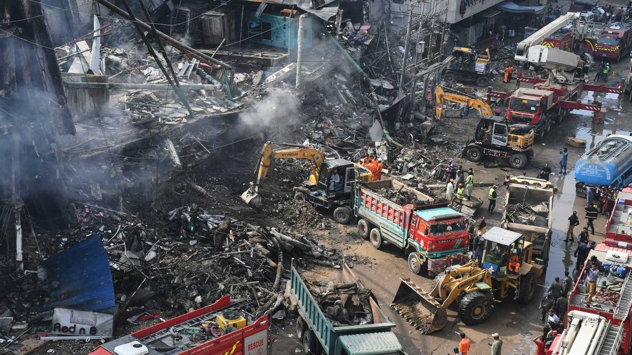 APTOPIX Pakistan Shopping Plaza Fire
