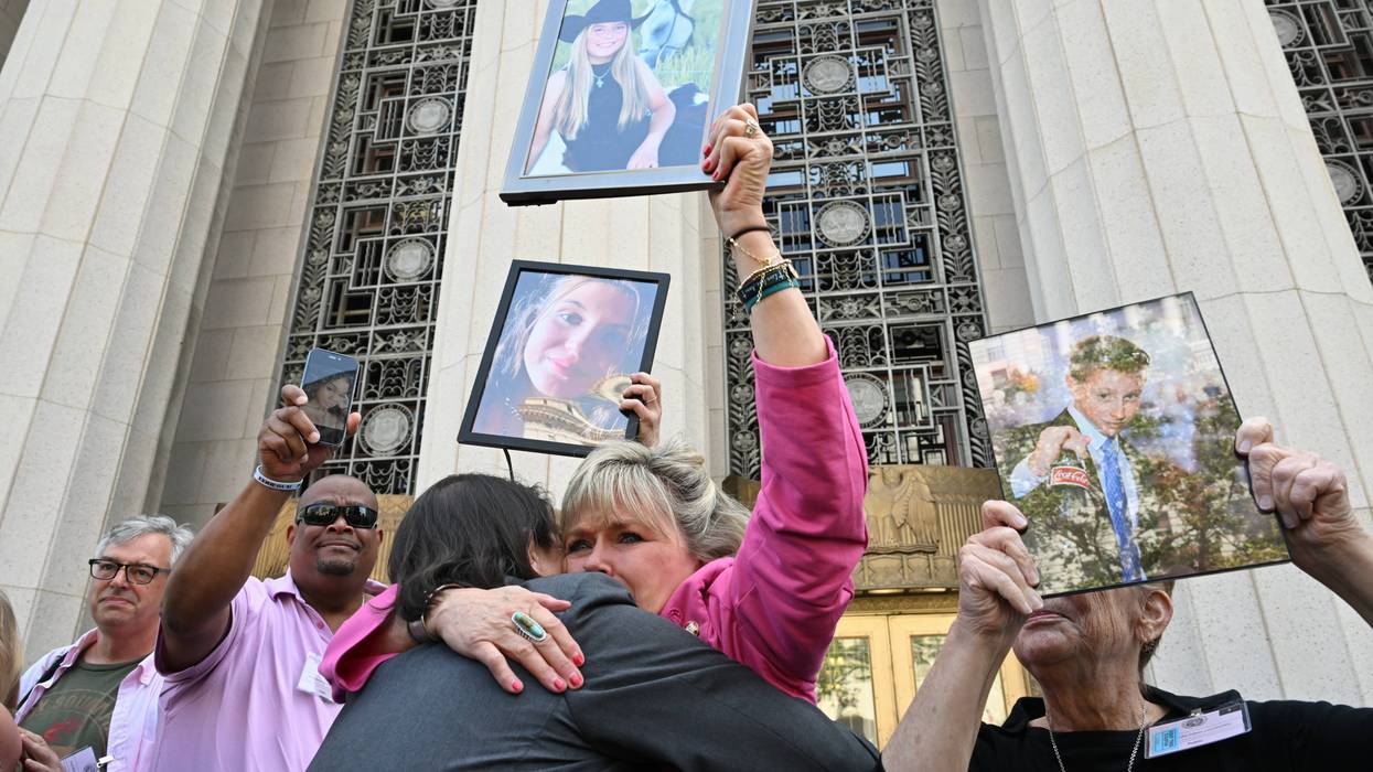 APTOPIX Social Media Kids Trial