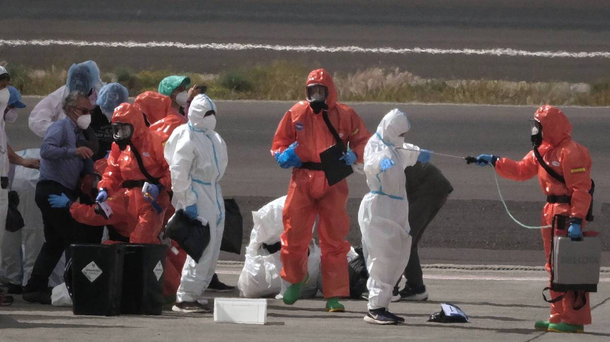 APTOPIX Spain Hantavirus Ship 6827