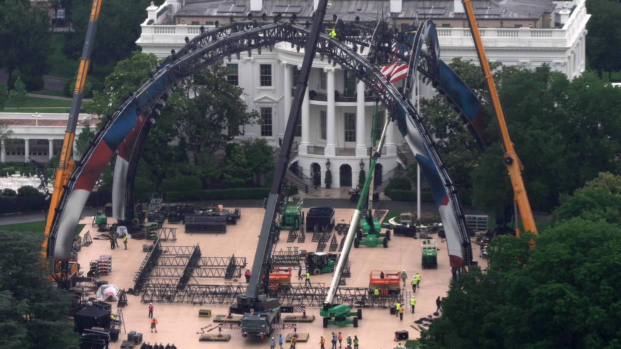 APTOPIX Trump White House 375