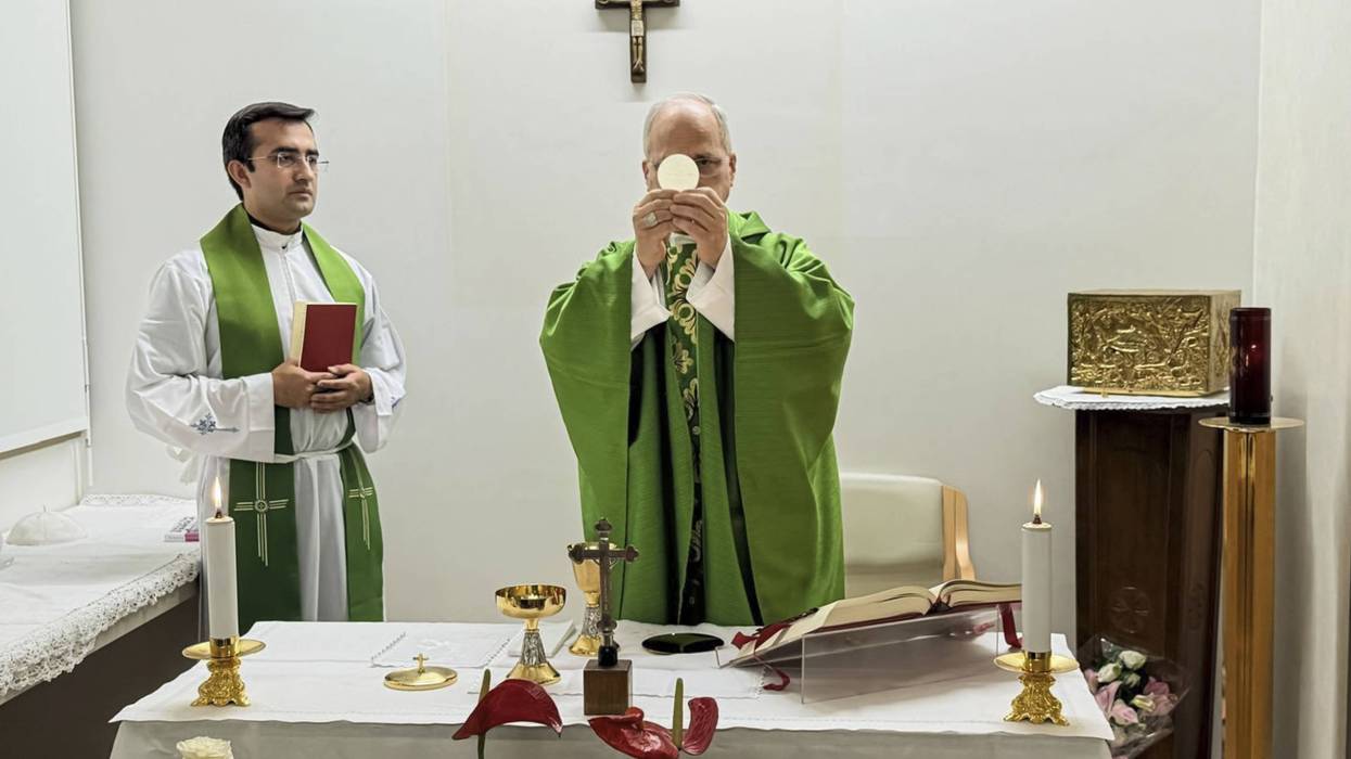APTOPIX Vatican Pope Surgery 4