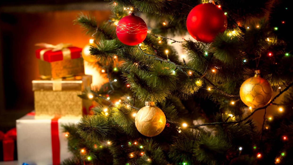 arbol de navidad con regalos
